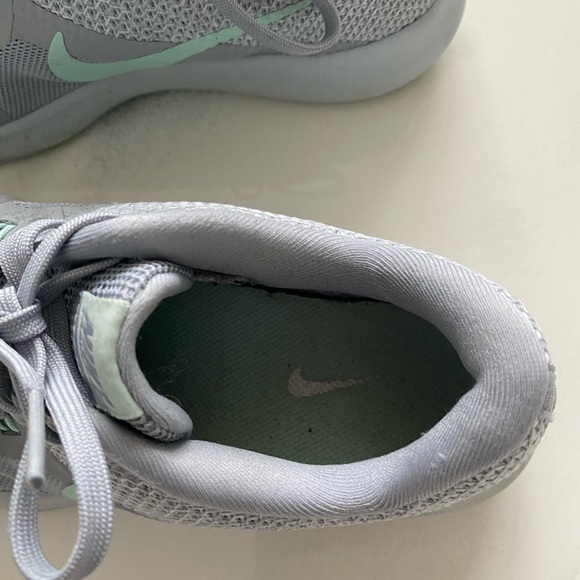 Nike Sneakers Girls Size 4 (Gray & Mint Green) *Excellent Condition* - Picture 5 of 7